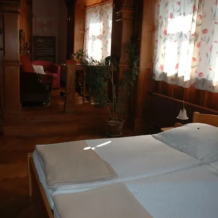Schloss 3*